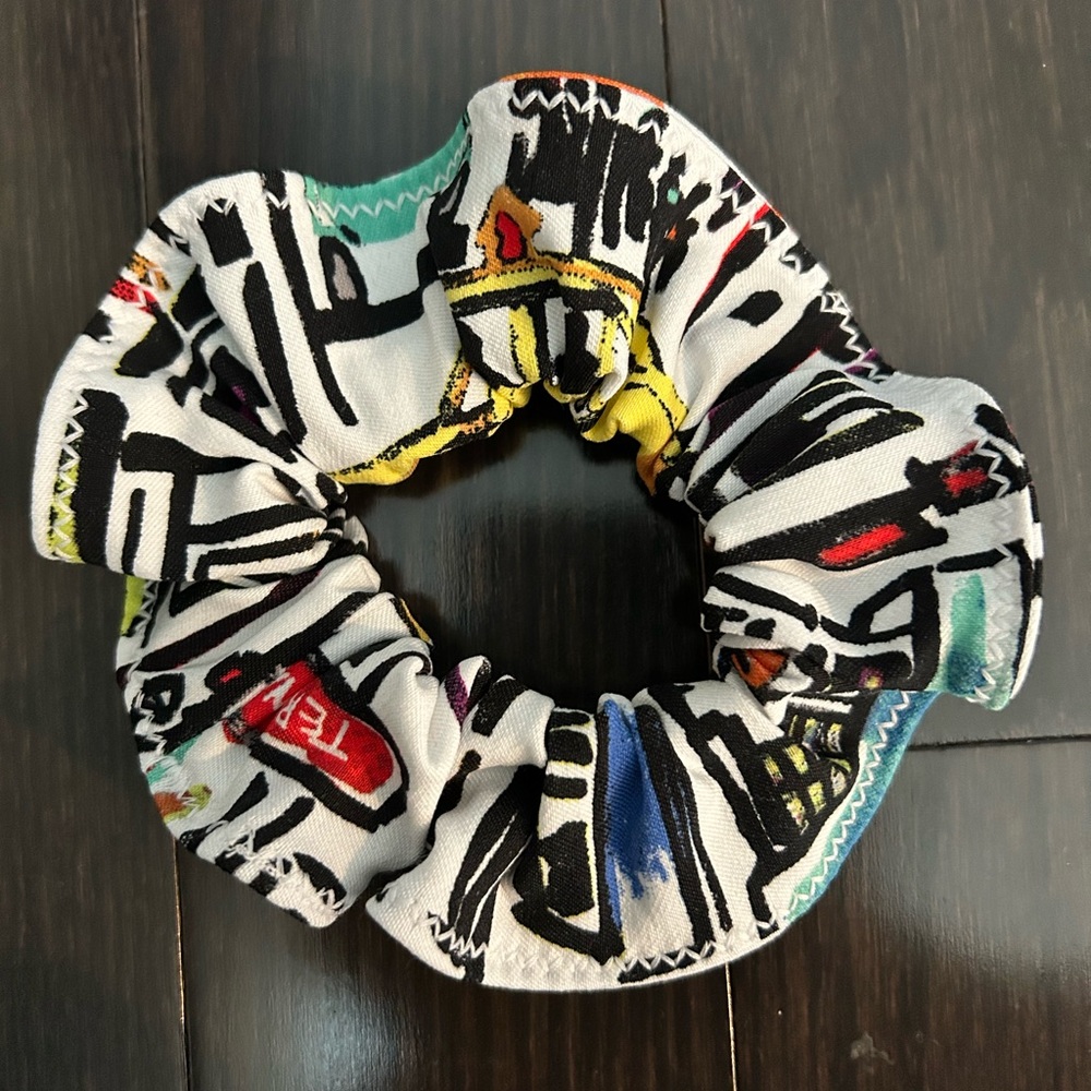 🔴⚫️🔵SCRUNCHIES FOR DAYS🔵⚫️🔴 - Picture 8 of 14